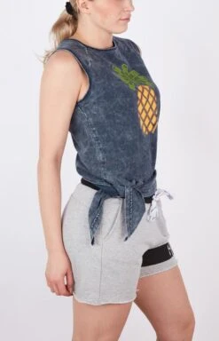 Gongshow My Tie Game Side Tie Tank Women -Hockey Supremacy Store TS20 W702 My Tie Game 04 555x 61fc6e9e 46a8 42d7 ba42 2a7c7742016b